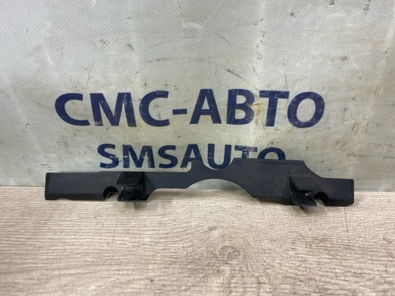 Крышка Audi A7 2011 06E103935C C7 3.0 CGW, левая