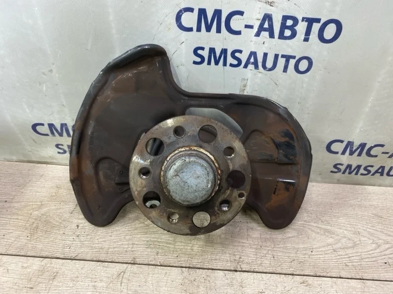 Кулак поворотный Mercedes-Benz E-Class A2043320101 C207 271.860, передний левый