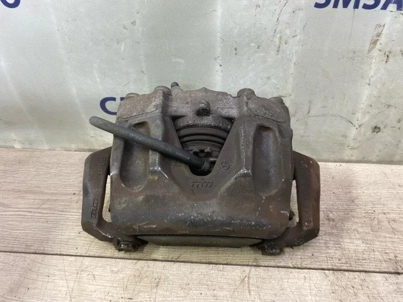 Суппорт Mercedes-Benz E-Class A2044213581 C207 271.860, передний левый