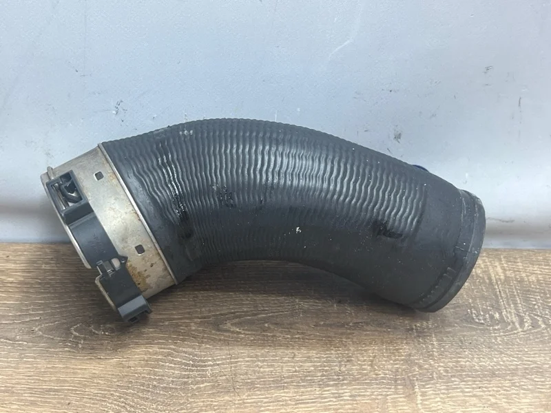 Патрубок интеркулера Volvo V90 Cross Country 2018 32222272 V90 CROSS COUNTRY 2.0 B4204T27