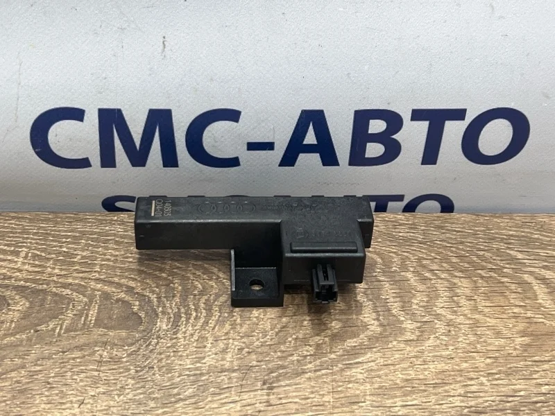 Антенна Volkswagen Touareg 8K0907247 NF 3.0 CGE