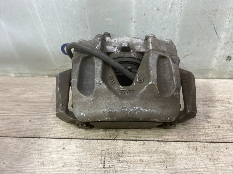 Суппорт Mercedes-Benz E-Class A2044213581 C207 274.920, передний левый