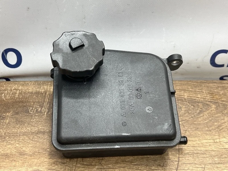 Бачок ГУР Mercedes-Benz E-Class 2012 A0004602983 W212 271.860