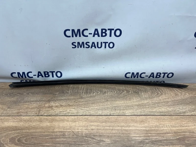 Молдинг лобового стекла Audi A6 4G0854328B C7 2.0 CYP, правый