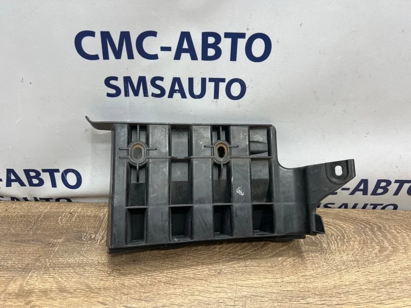 Кронштейн бампера Audi A6 4F5807897B C6 3.0 CAJ, задний левый