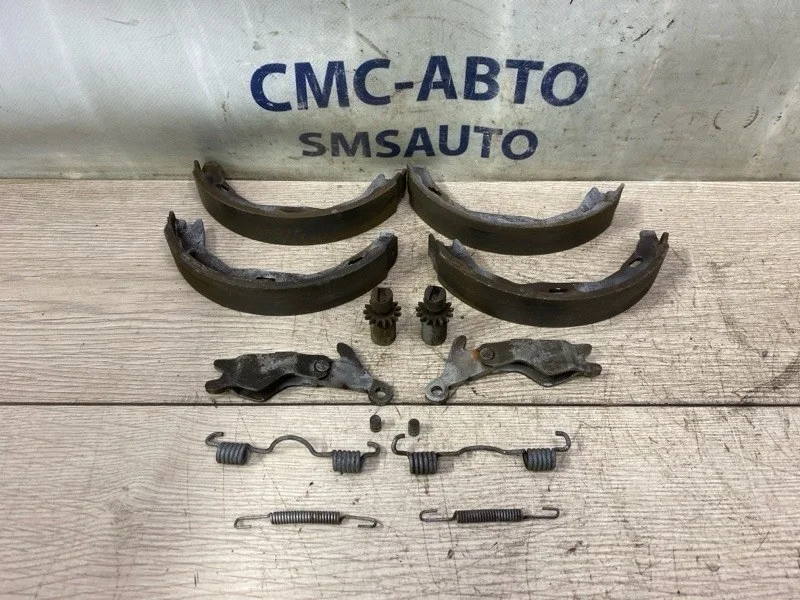 Колодки тормозные Mercedes-Benz E-Class A0044208620 C207 274.920