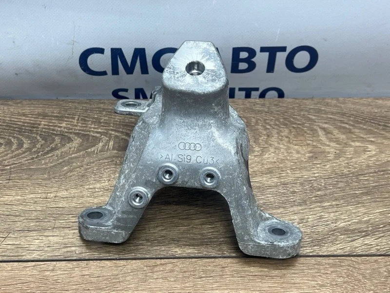 Кронштейн ДВС Audi A7 2012 4G0199308C C7 3.0 CGW, правый