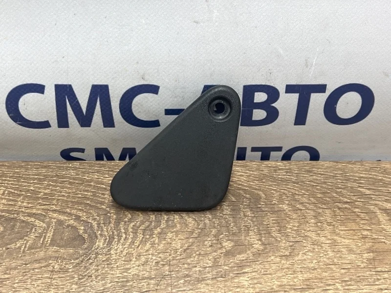 Кронштейн радиатора Volvo S60 30723367 С60 1.6 B4164T, правый