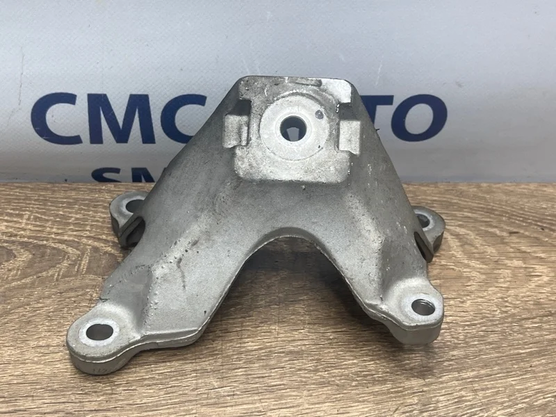 Кронштейн ДВС Audi A6 2009 4F0199307M C6 3.0 CAJ