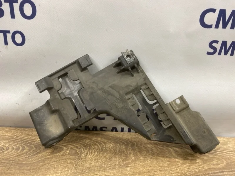 Крепежная площадка фары Audi Q5 8R0941454 8R 3.2 CAL, правая