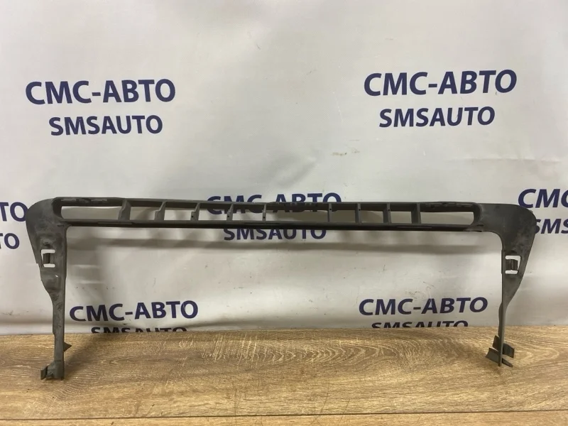 Пыльник радиатора Volvo XC90 30730518 ХС90 3.2 B6324S5