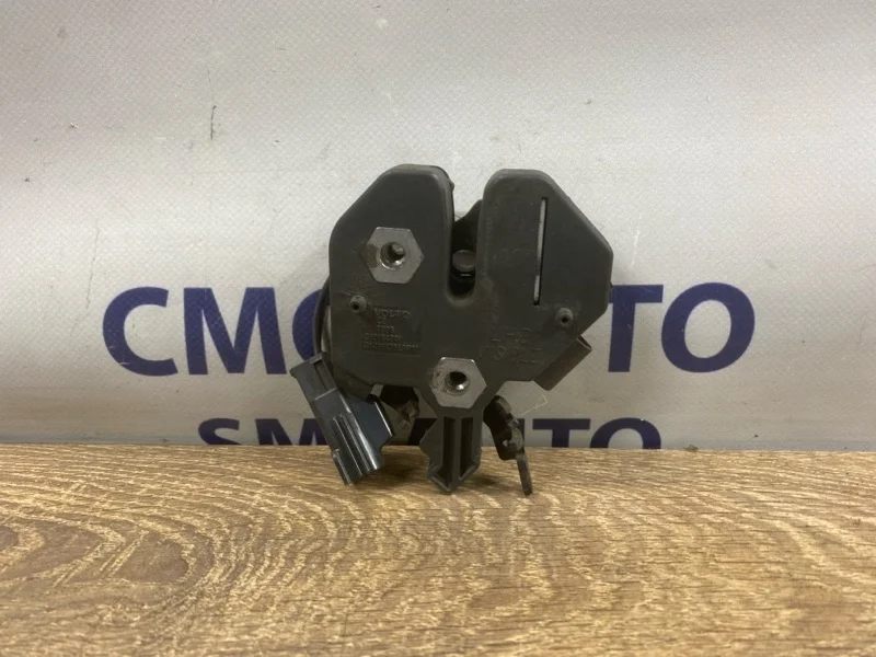 Замок капота Volvo XC90 31218475 ХС90 3.2 B6324S5