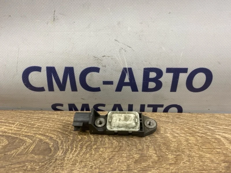 Датчик удара Volvo XC90 30724677 ХС90 3.2 B6324S5, передний