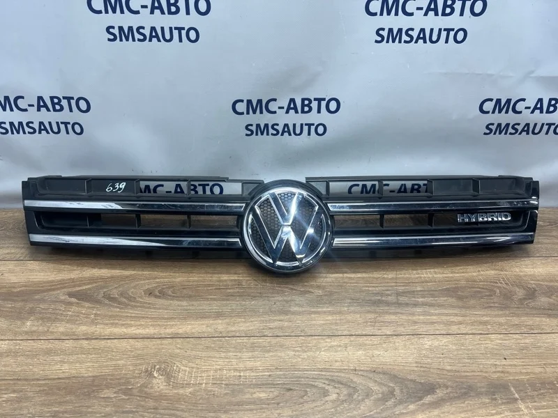Решетка радиатора Volkswagen Touareg 7P6853651AZLL NF 3.0 CGE