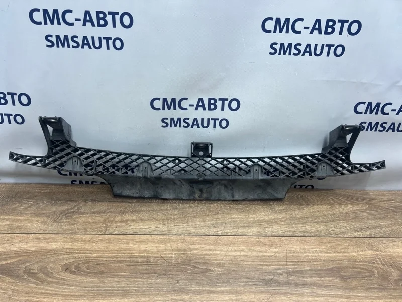 Кронштейн бампера Volkswagen Touareg 7P6807192 NF 3.0 CGE