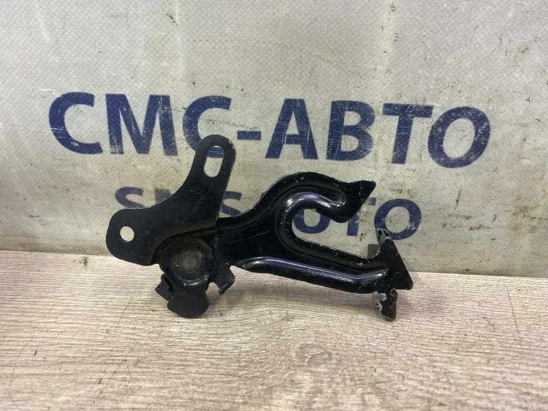 Крюк капота Volvo S80 31425789 С80 4.4