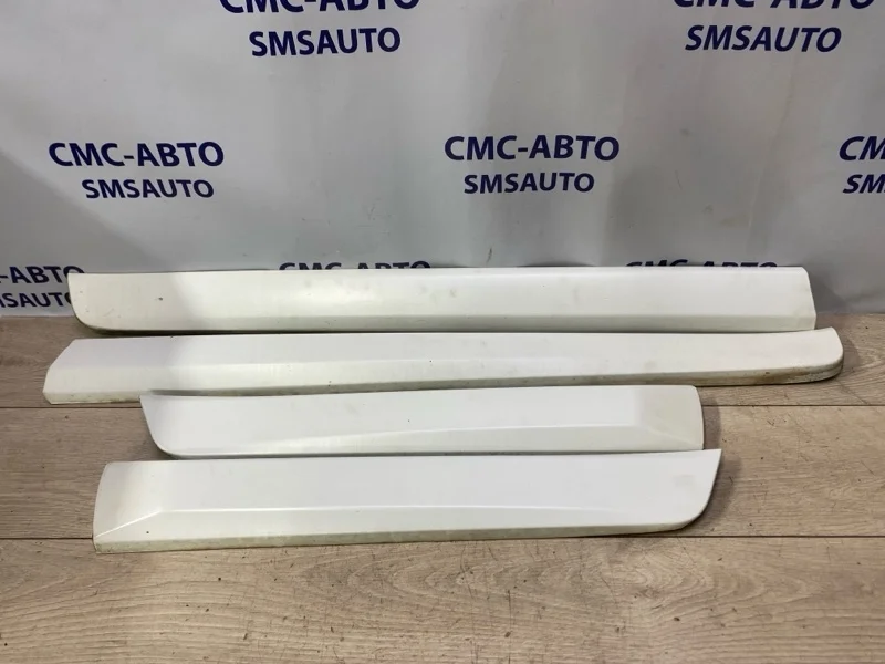 Молдинг двери Volvo XC60 39805797 ХС60 3.0 B6304T4, передний левый