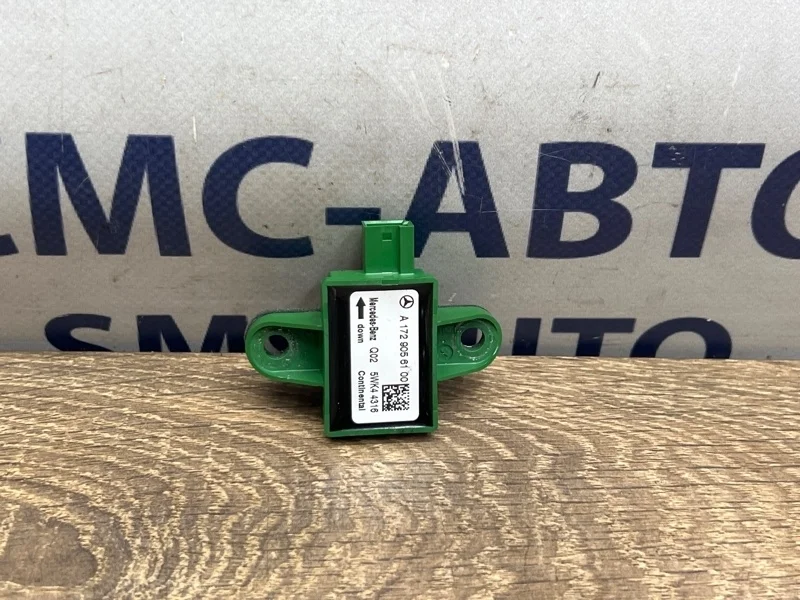 Датчик удара Mercedes-Benz GLK 2011 A1729056100 X204 272.948