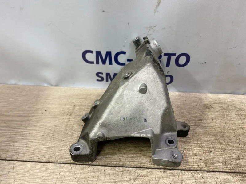 Кронштейн ДВС Mercedes-Benz ML A2762233904 W166 276.955, левый