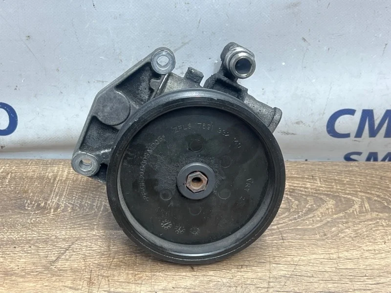 Насос ГУР Mercedes-Benz GLK 2011 A0064662301 X204 272.948