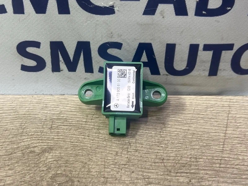 Датчик удара Mercedes-Benz E-Class 2012 A1729056100 W212 271.860