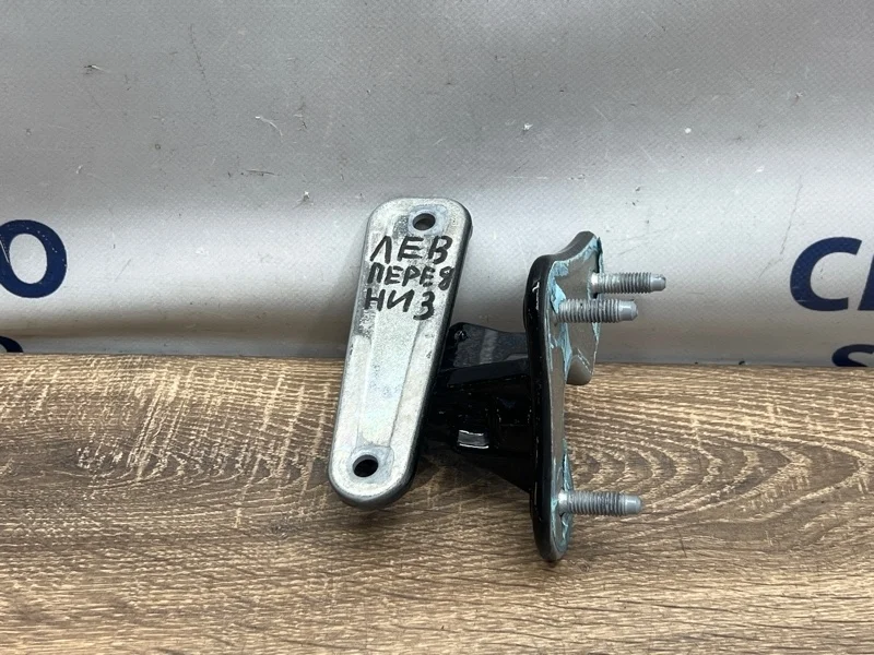 Петля двери нижняя Mercedes-Benz ML A1667200337 W166 642.826, передняя левая