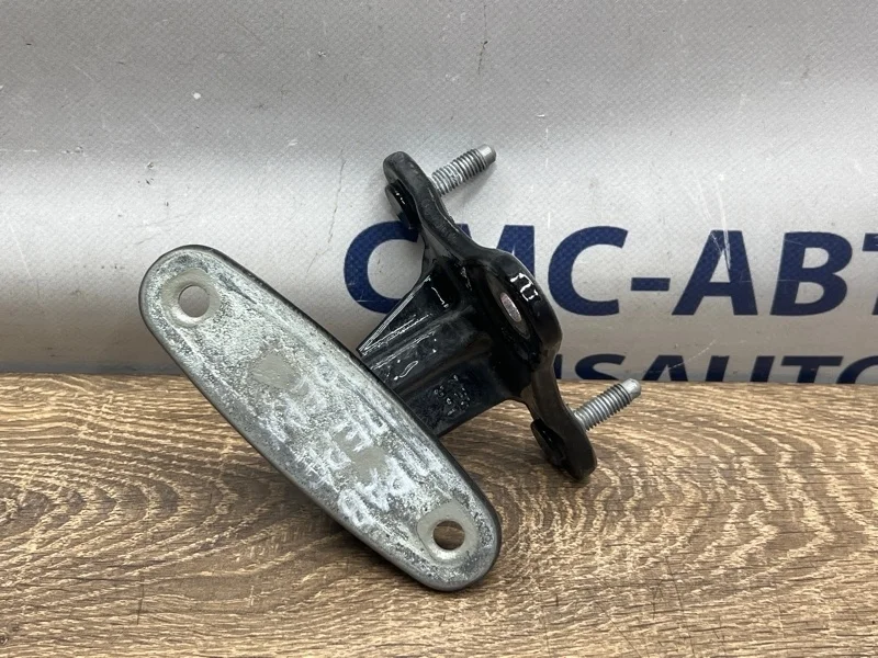 Петля двери верхняя Mercedes-Benz E-Class A2077200637 C207 271.860, передняя правая