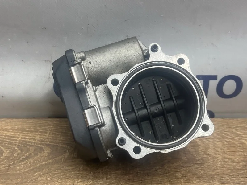 Дроссельная заслонка Audi A6 06E133062G C6 3.0 CAJ