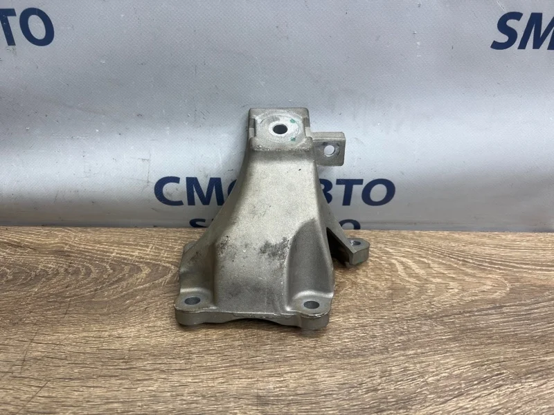 Кронштейн ДВС Audi A6 4F0199308N C6 3.0 CAJ, передний правый