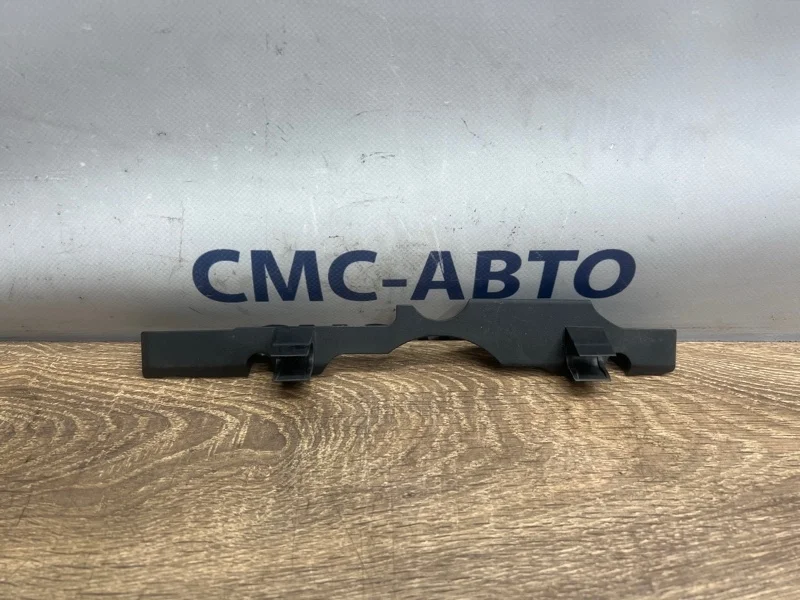 Накладка Audi A6 06E103935C C6 3.0 CAJ