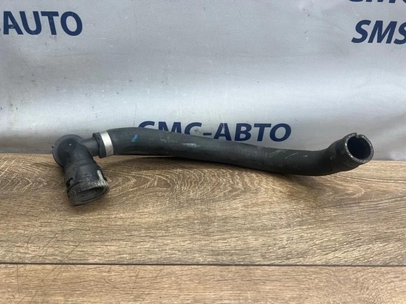 Патрубок охлаждения Volvo XC90 30774513 ХС90 3.2 B6324S5