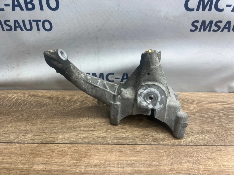 Кронштейн Volvo XC90 31258131 ХС90 3.2 B6324S5