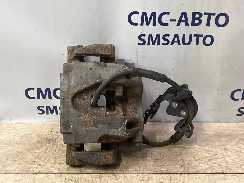 Суппорт Mercedes-Benz ML 2012 A1664210681 W166 642.826, передний правый