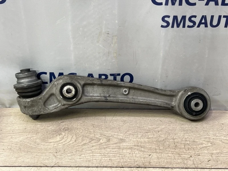Рычаг нижний Audi A8 4H0407152C D4 3.0 CGW, передний правый