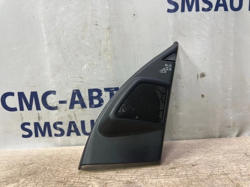 Крышка зеркала внутренняя Volvo XC90 30752357 ХС90 4.4 B8444S, передняя правая