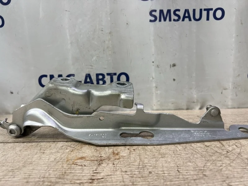 Петля капота Volvo S80 31385811 С80 4.4 B8444S, правая