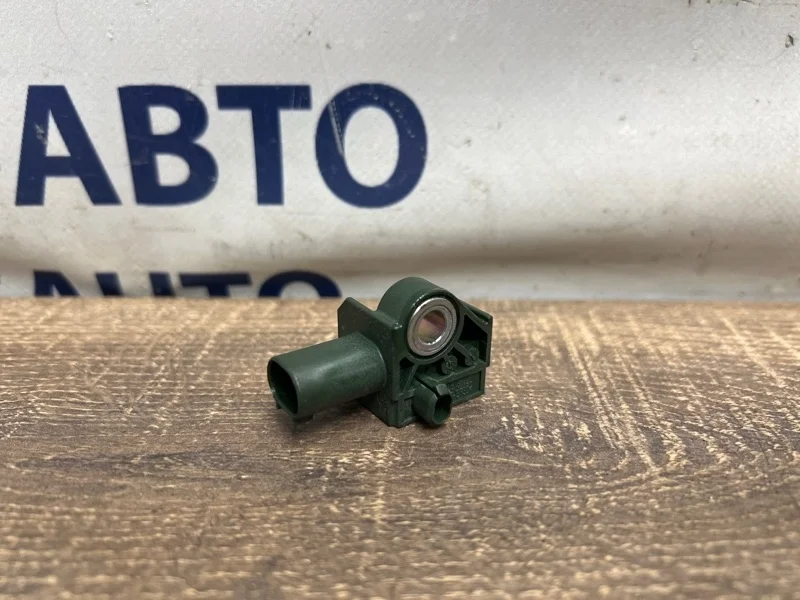 Датчик ускорения Mercedes-Benz E-Class 2012 A1729056000 W212 271.860