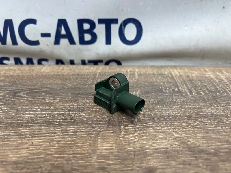 Датчик удара Mercedes-Benz GLK 2011 A1729056000 X204 272.948, передний