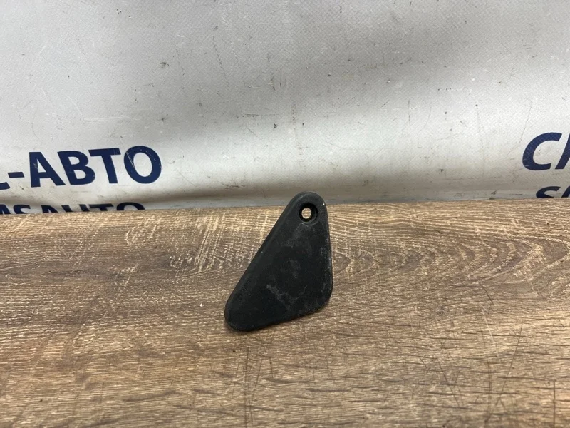 Кронштейн радиатора Volvo V40 Cross Country 30723367 V40 CROSS COUNTRY B5204T9, правый