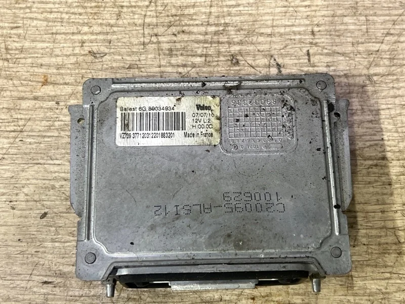 Блок розжига Volvo XC60 30784923 ХС60 3.0 B6304T4