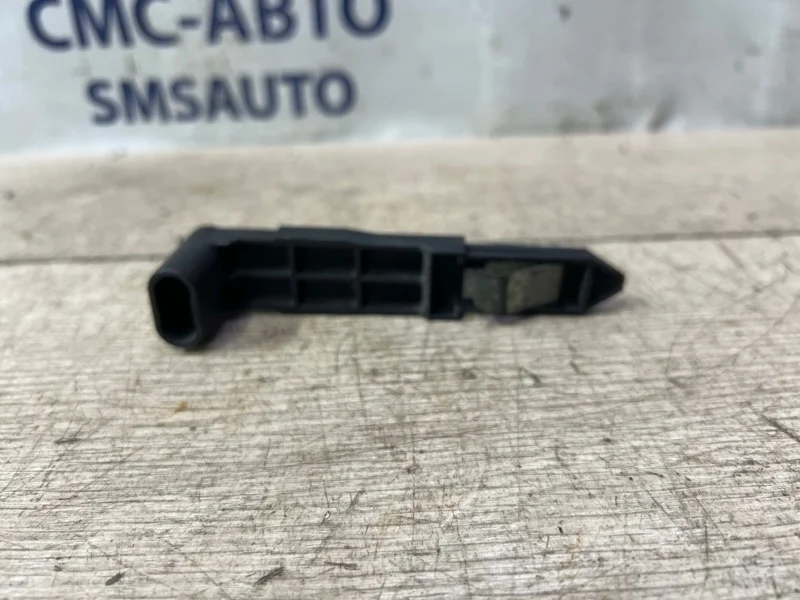 Кронштейн фары Volvo XC60 30763155 ХС60 3.0 B6304T4