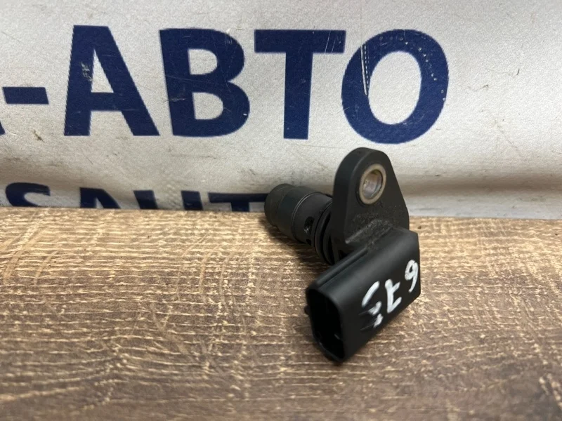 Датчик распредвала Volvo XC90 30713370 ХС90 2.5 B5254T2