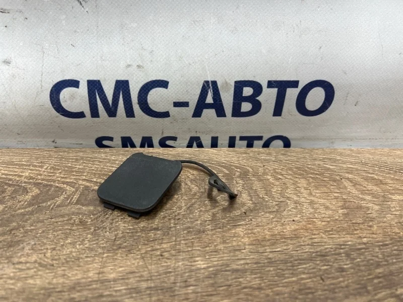 Заглушка буксировочного крюка Volvo XC70 2008-2012 30678712 ХС70 3.0, задняя