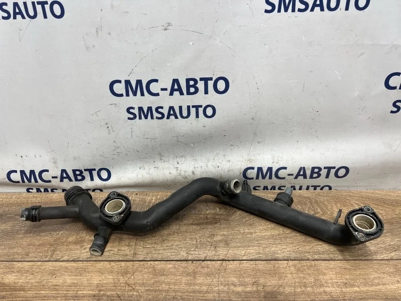 Патрубок охлаждения Audi A6 06E121045R C6 2.8 CCE