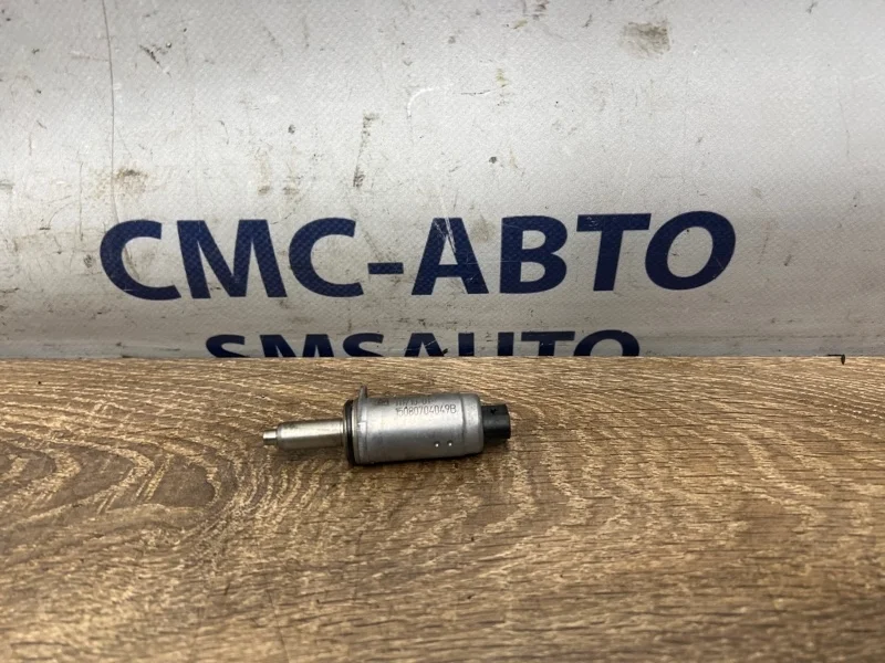 Клапан электромагнитный Audi A6 06E103697M C7 2.0 CYP