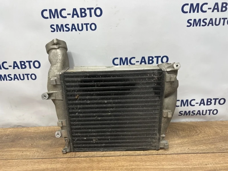 Интеркулер Porsche Cayenne 2011 95511064002 958 4.8. 4852, правый