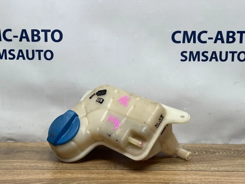 Бачок расширительный Audi A6 2009 4F0121403T C6 3.0 CAJ