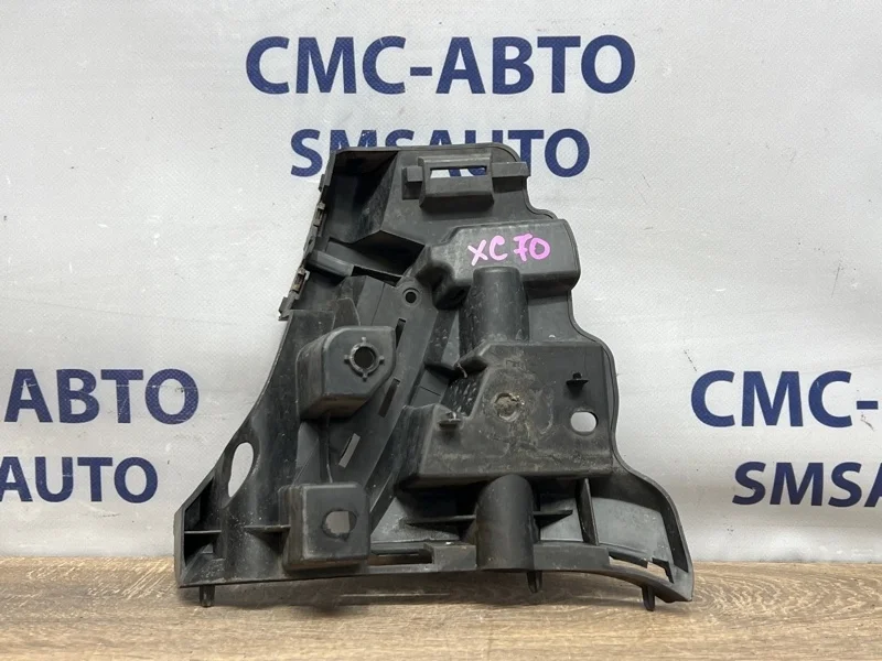 Кронштейн бампера Volvo XC70 31214961 ХС70 3.0 B6304T4, передний правый
