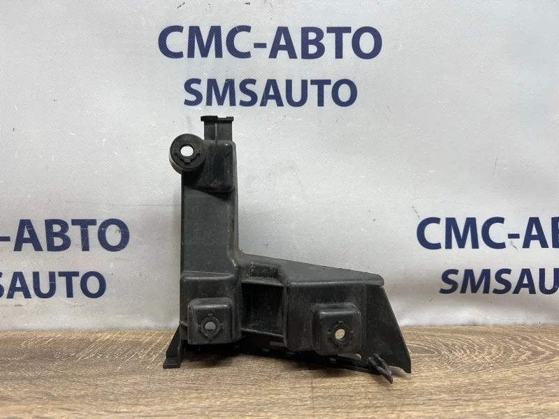 Кронштейн бампера под фонарь Volvo XC70 30678651 ХС70 3.0 B6304T4, задний правый