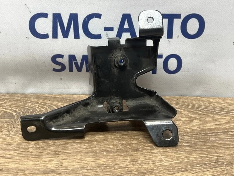 Кронштейн Audi A8 2017 4H0823426B D4 3.0 CRE, правый